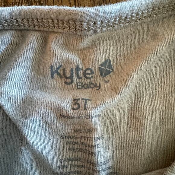 Kyte Baby Toddler Pajamas - Size 3T - Picture 2 of 4
